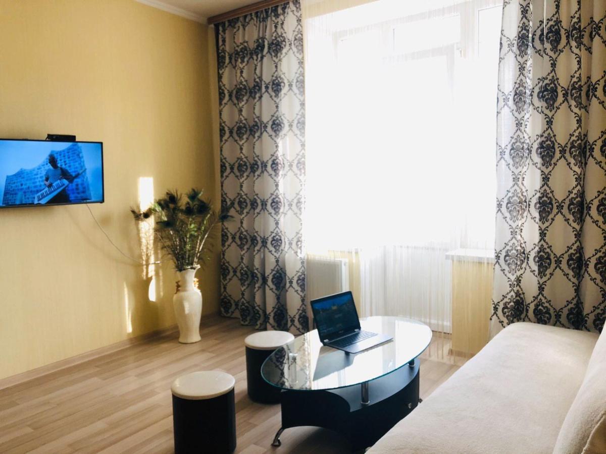Apartment In The Center 체르카시 외부 사진